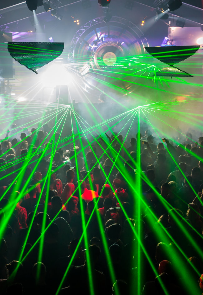 Bekijk de officiële trailer van Mindcontroller 2016