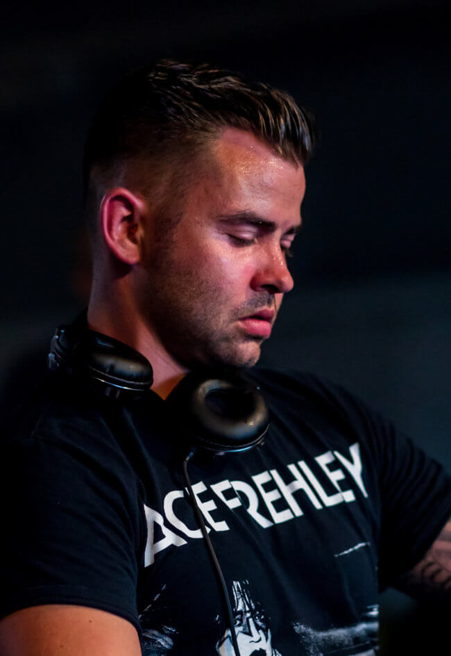 This is the Free Festival warm-up mix by Deadly Guns!