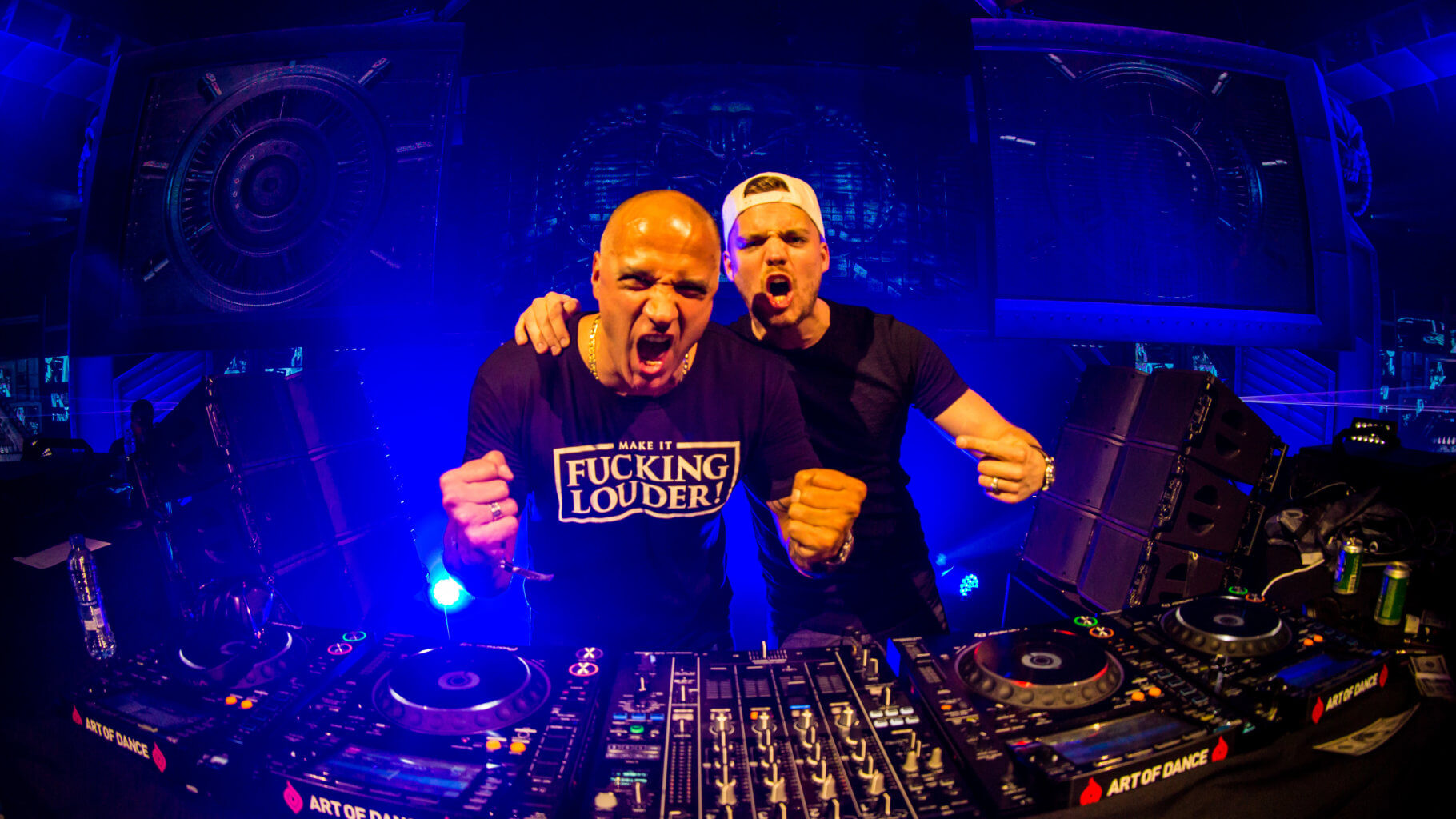 Check de live set van Paul Elstak vs. Never Surrender op Masters of Hardcore