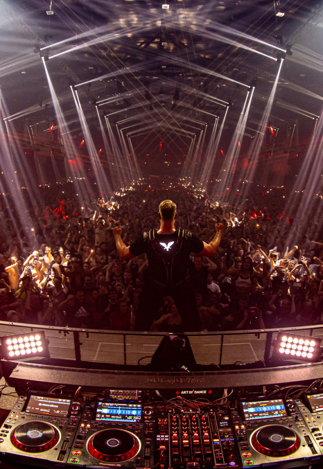 Kijk hier de Supremacy 2022 anthem show!