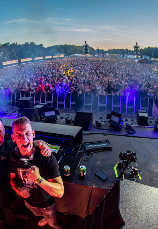 Check de set van Partyraiser vs Spitnoise op Dominator 2022 nu!