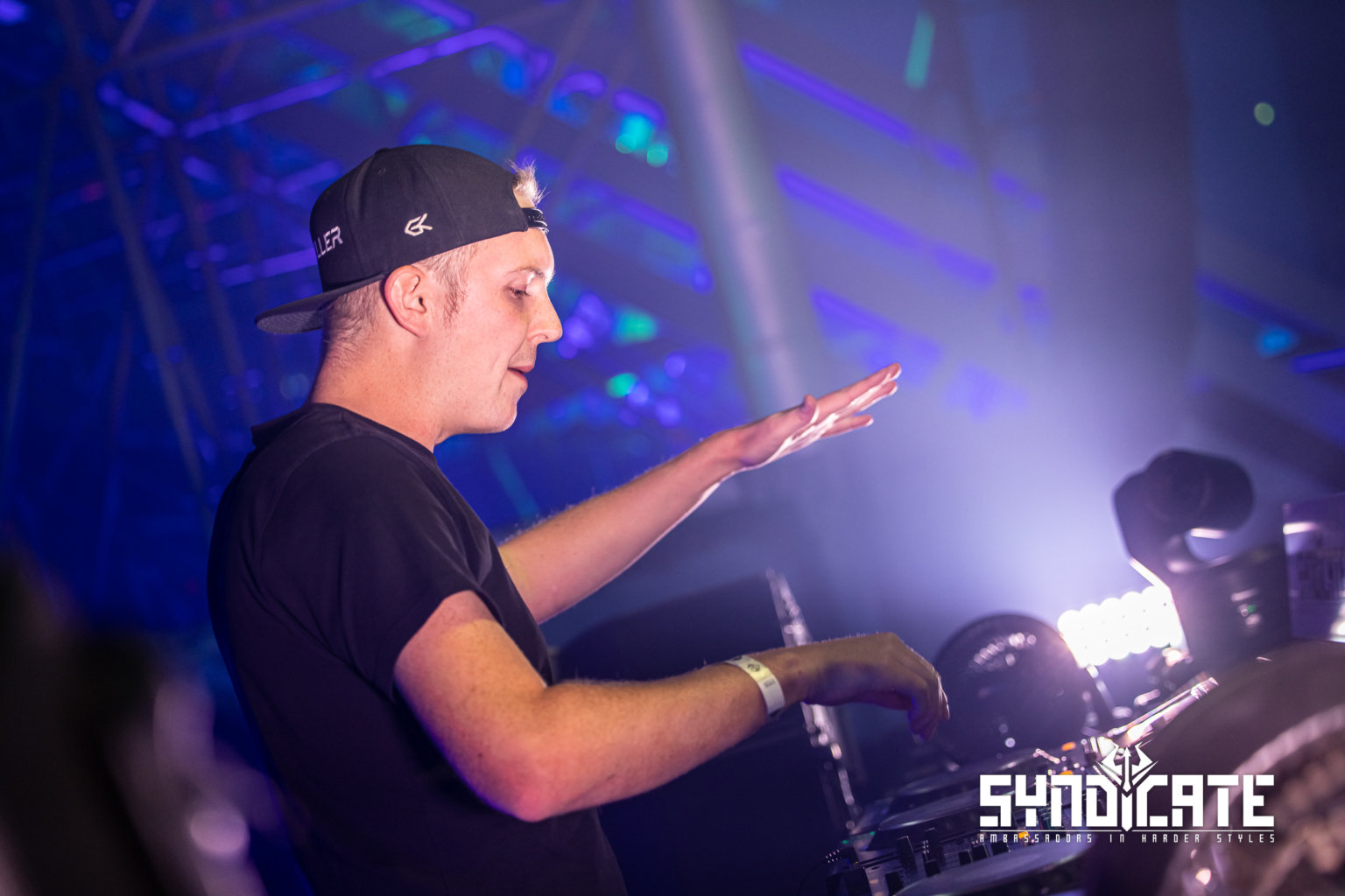 Check the Gridkiller at SYNDICATE 2022 liveset here!