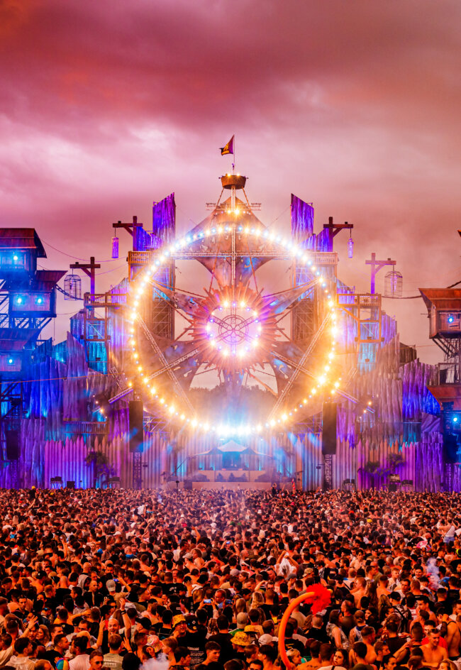 Bekijk hier de volledige live set van Dr. Peacock & Partyraiser!