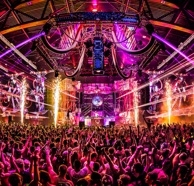 Photo album Supremacy 2023 – Raw Resurgence