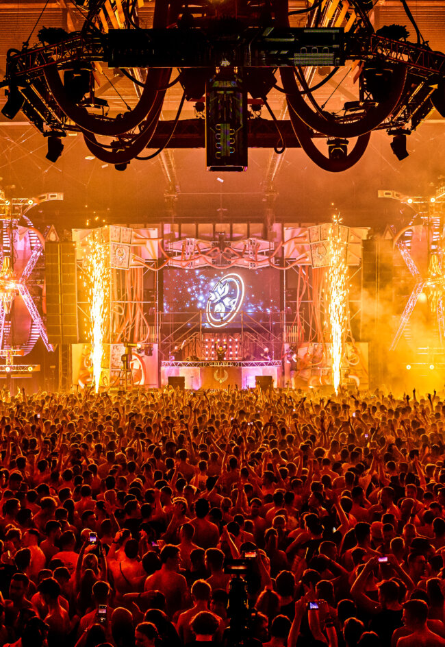 Herbeleef PLAYGROUND 05: MOMENTUM van D-Sturb tijdens Supremacy hier!