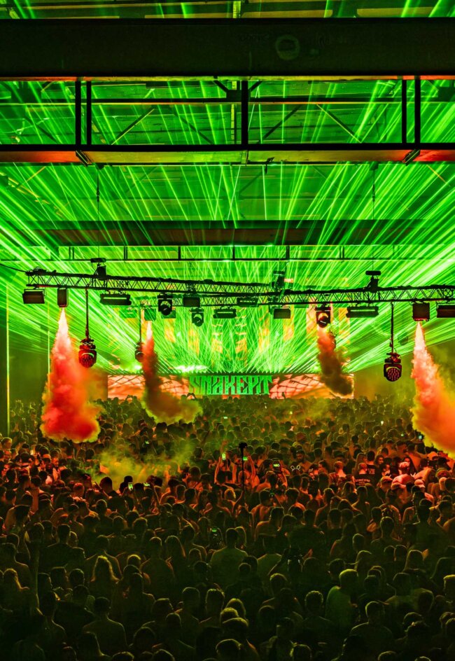 Snakepit keert terug naar de nacht!