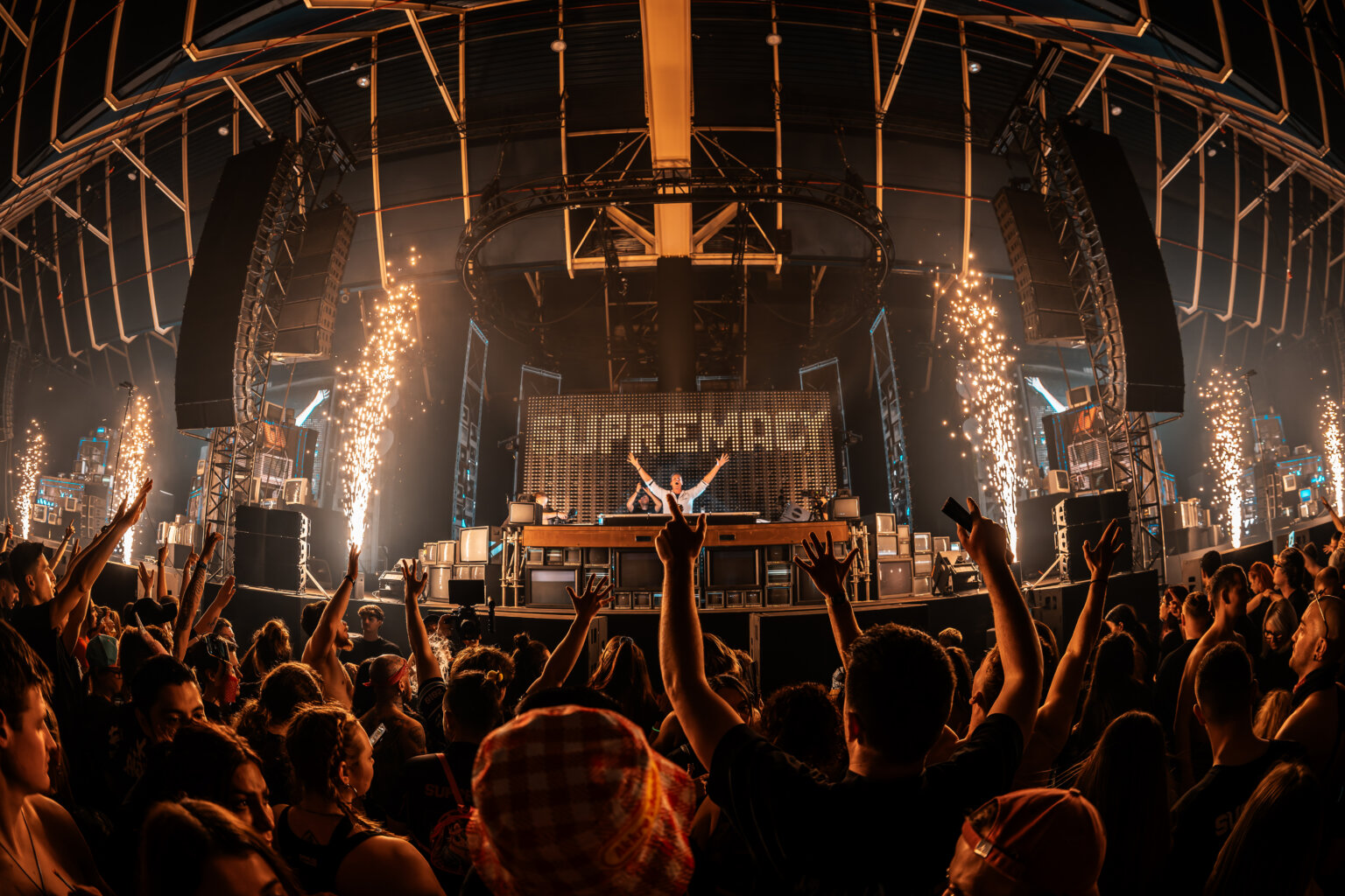 Dit is het Foto Album van Supremacy 2026 – Return To The Classics